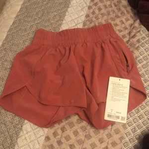 Lululemon tracker short 4”